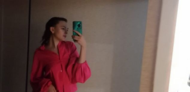 Model - LucyGoldi joi