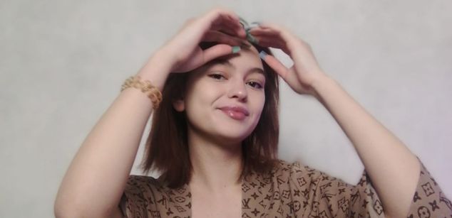 Model - LucyGoldi joi