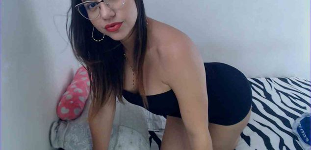 Model - Aarina Flowers feet