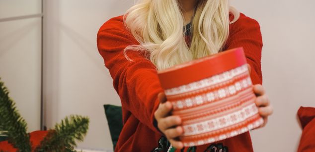 Model - Dilara Miu dildo