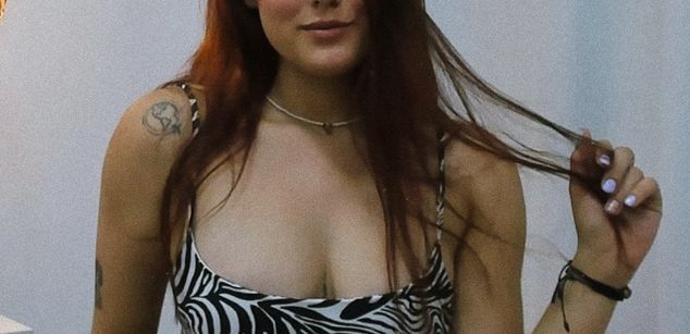 Model - CloeSweet latina