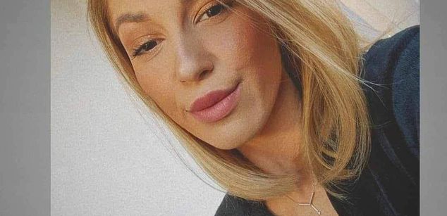 Model - Mia Bloom bigass