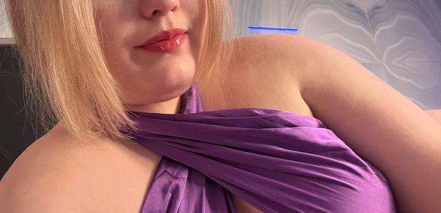 Model - Squirt_blondy stockings