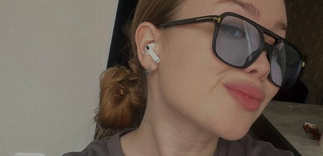 Model - Eles Rin bigass