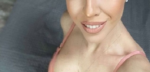 Model - Selena Falls young