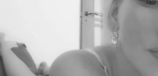 Model - miabellesss masturbation