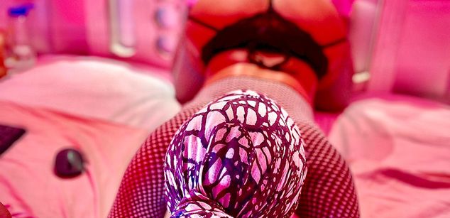 Model - Chocolate Babe cum