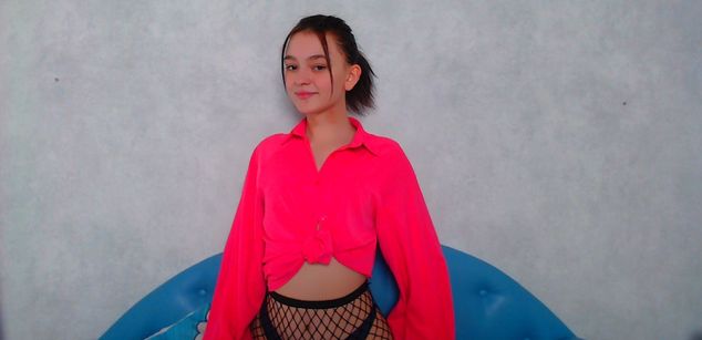 Model - LucyGoldi joi