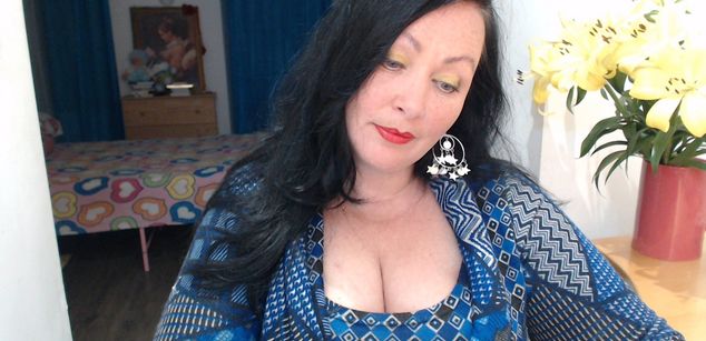 Model - BruneteBBW outfits