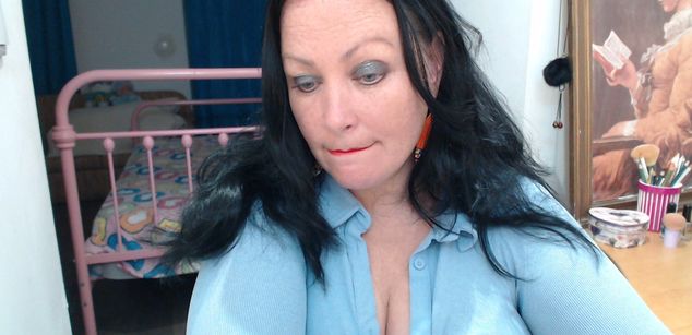 Model - BruneteBBW outfits