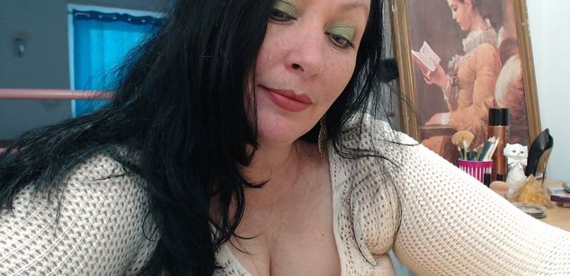 Model - BruneteBBW outfits