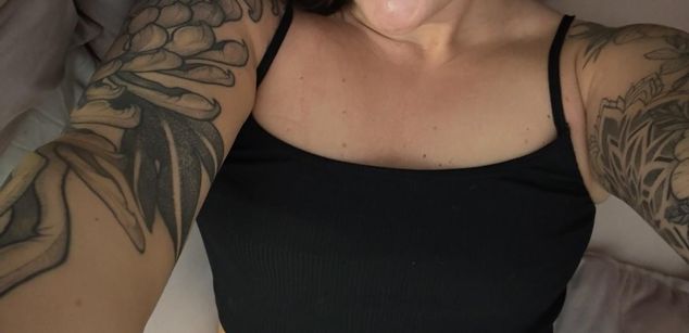 Model - Eva Rose gym