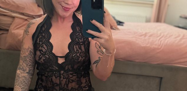 Model - Eva Rose gym