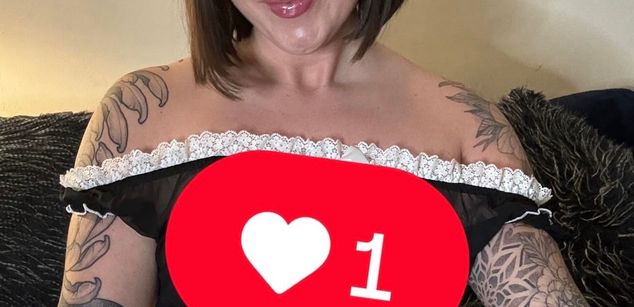 Model - Eva Rose gym