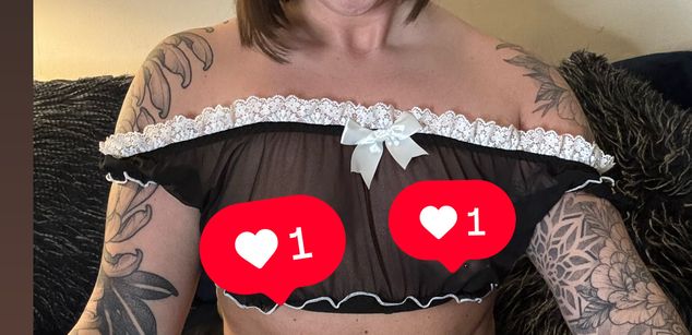 Model - Eva Rose gym