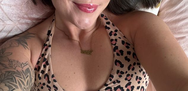 Model - Eva Rose gym