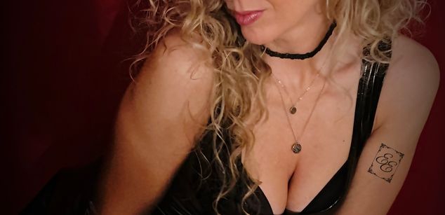 Model - Erotic_Executive cuckold