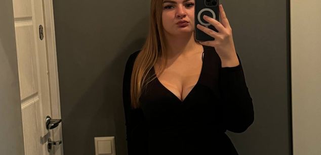 Model - KamilaStars breast