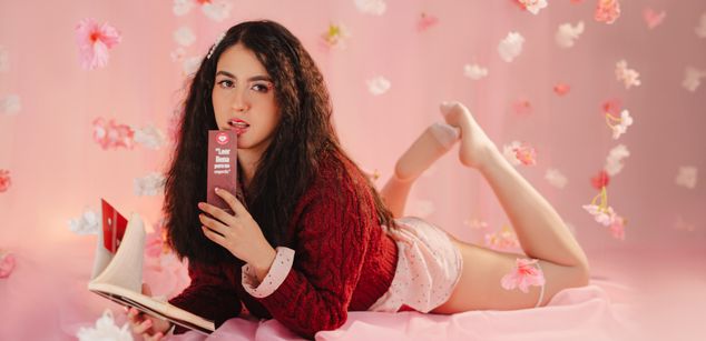 Model - LiliThompson squirt