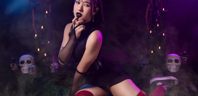 Model - Lilith Cary cum