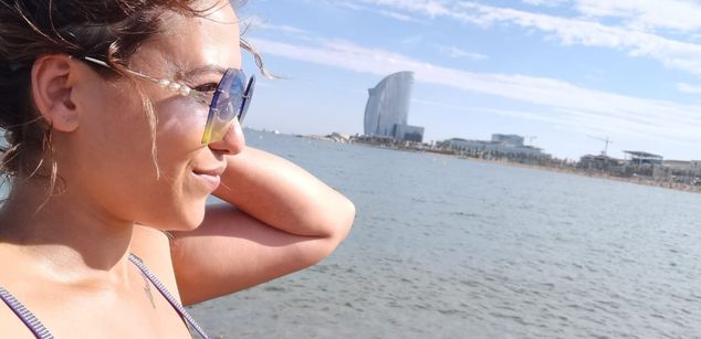 Model - JasminHere play