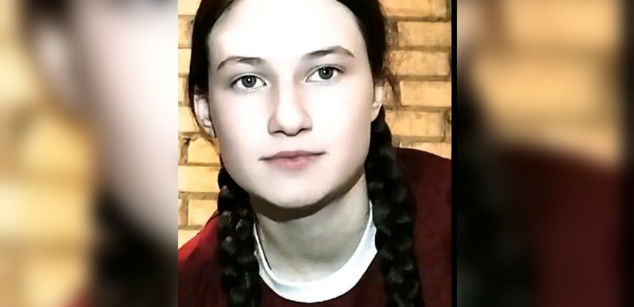 Model - StrawberryCornrows girl