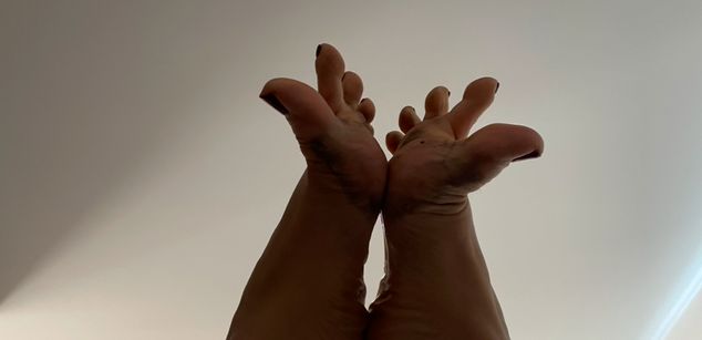 Model - Misscharming feet