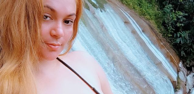 Model - nicolett oil