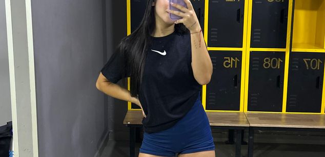 Model - Sarah Franco feet