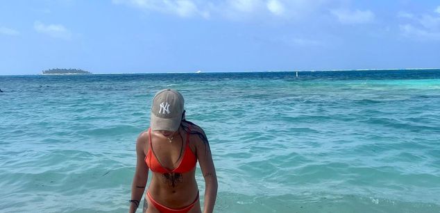 Model - Sarah Franco feet