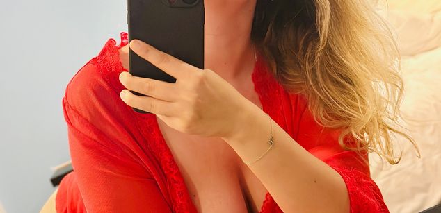 Model - Joanna bigass