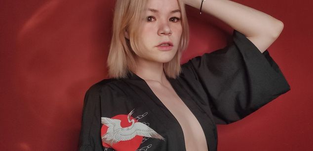 Model - AliceMelt squirt