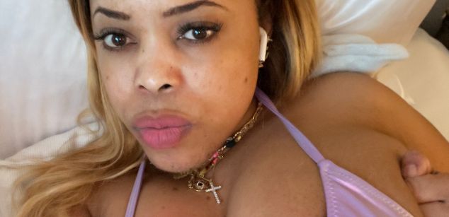 Model - prettycheek friendly