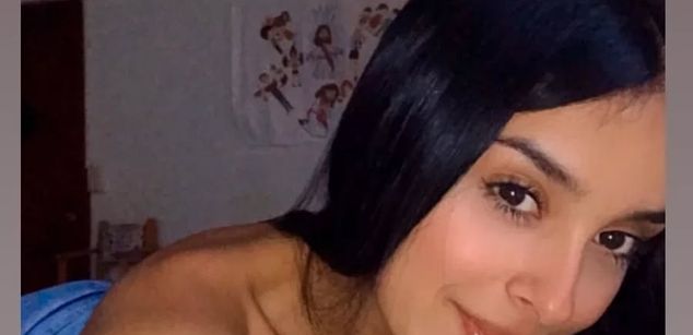 Model - AmberDux nude