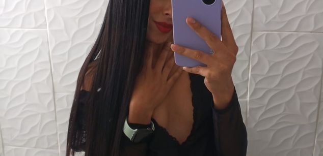 Model - AmberDux nude