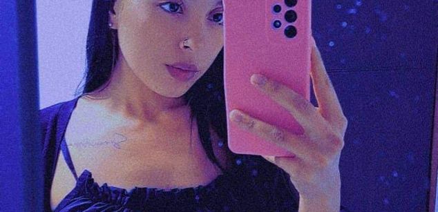 Model - AmberDux nude