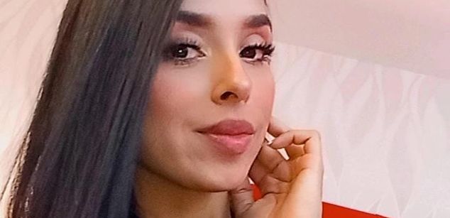 Model - AmberDux nude