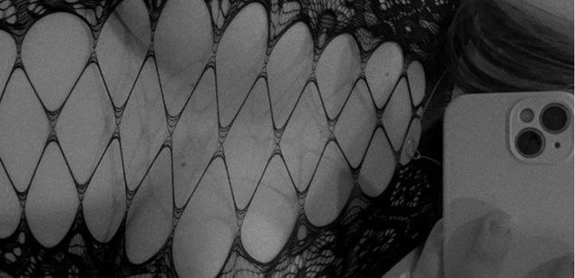 Model - Fieriya_strip feet