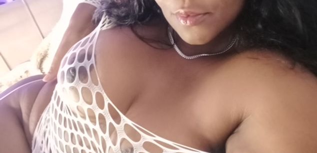 Model - Lyn Love squirt