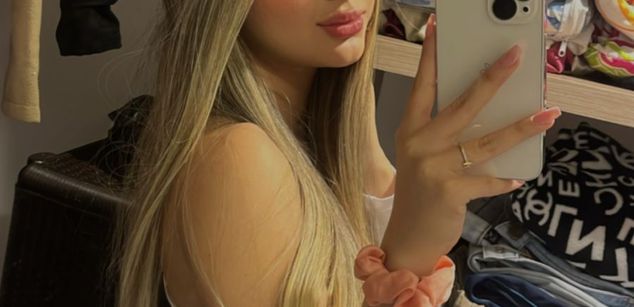 Model - EmilyFenton bigass