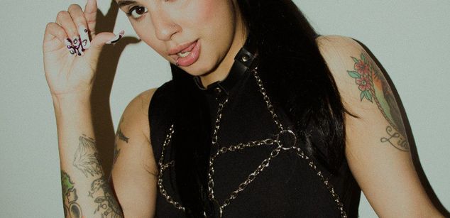 Model - Moli Myers sph