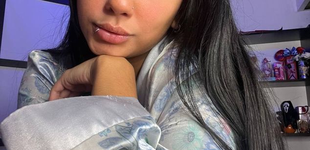 Model - Moli Myers sph