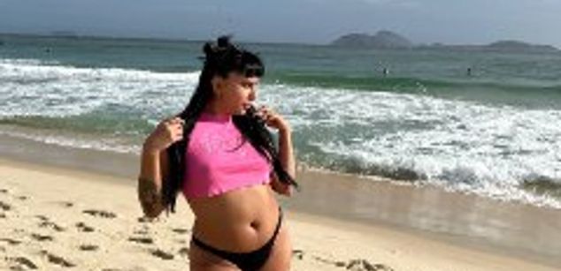 Model - Moli Myers sph