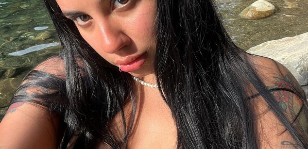 Model - Moli Myers sph