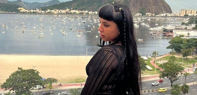 Model - Moli Myers sph