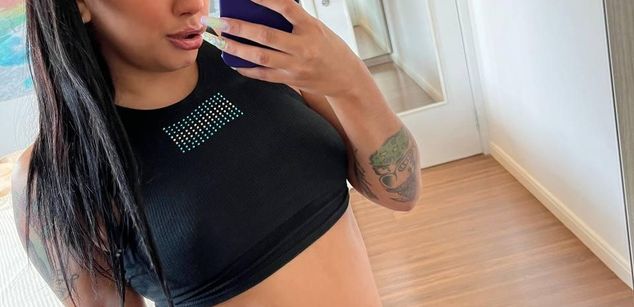 Model - Moli Myers sph