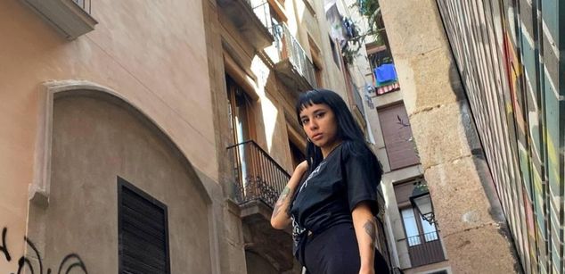 Model - Moli Myers sph