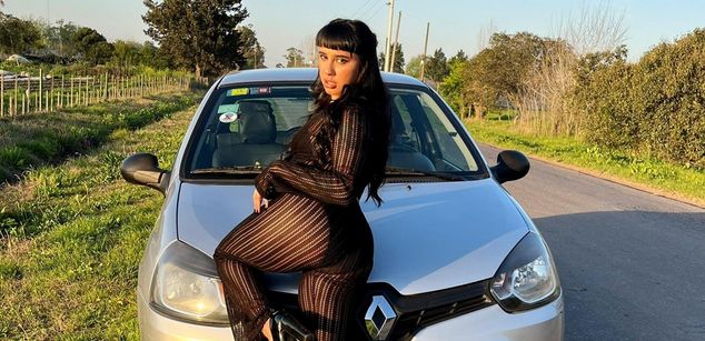 Model - Moli Myers sph