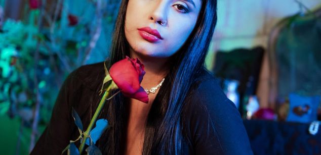 Model - Moli Myers sph