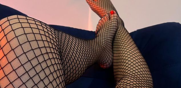 Model - Sarah Franco feet